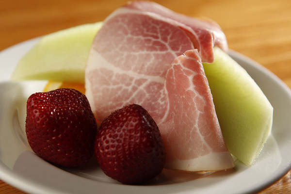 Fresh melon with Black Forest ham