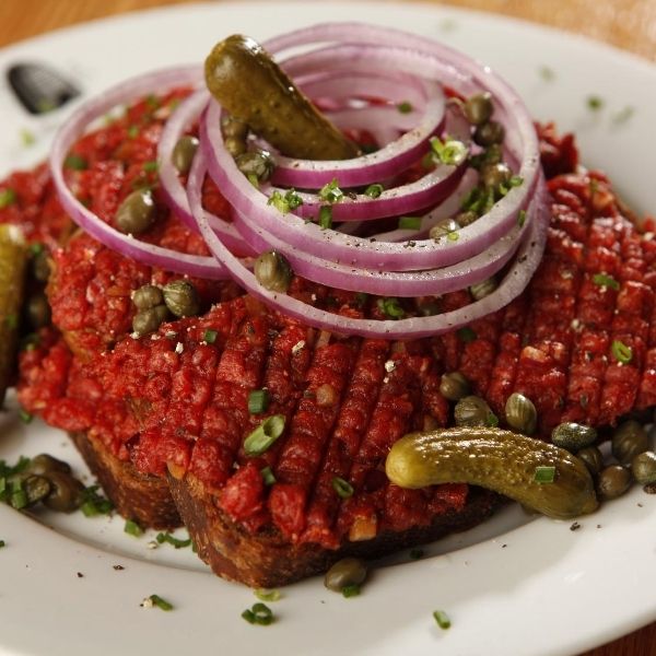 Steak tartar on rye bread