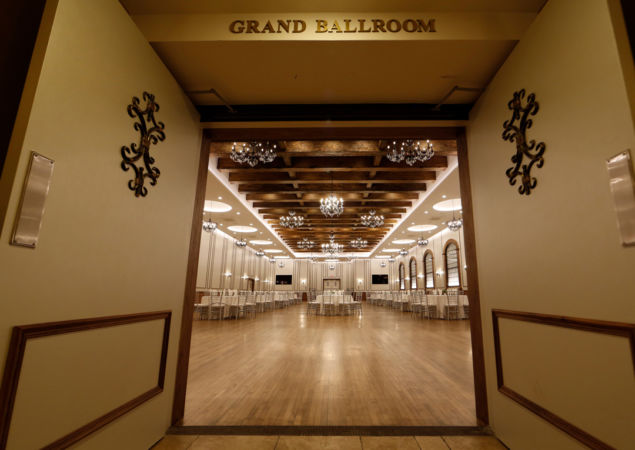 Grand-Ballroom-banquet-entrance